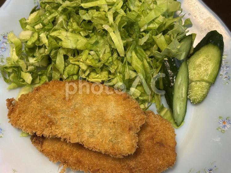 野菜と揚げ物 アジフライ,フライ,ランチの写真素材