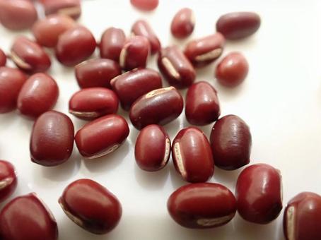 Hokkaido-grown adzuki beans, JPG Hokkaido-grown adzuki beans, JPG