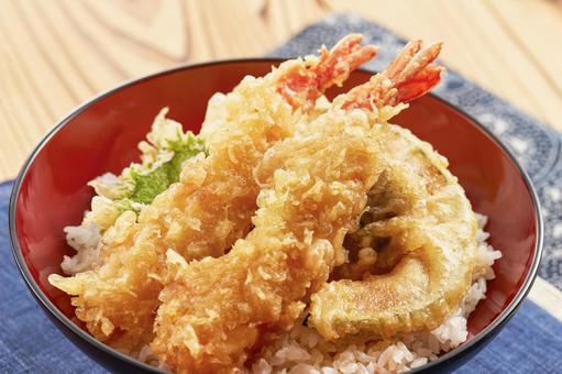 天丼（エビ、かぼちゃ、しいたけ、大葉） 天丼,海老,二尾の写真素材