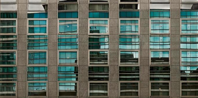 リフレクション 建物,窓,反射の写真素材