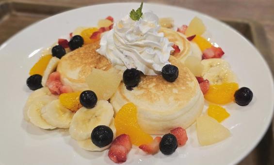 フルーツパンケーキ フルーツパンケーキ パンケーキ,フルーツ,ホイップの写真素材