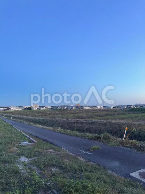 青空の田園風景 背景素材,自然,自然素材の写真素材