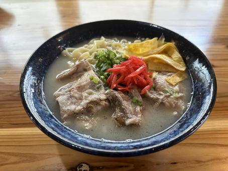 軟骨ソーキそば-沖縄そば 軟骨ソーキそば-沖縄そばの写真