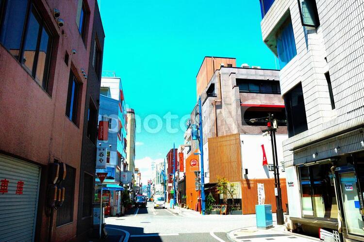 人通りの絶えた静岡市街地の裏通り 静岡市,裏通り,閑散の写真素材