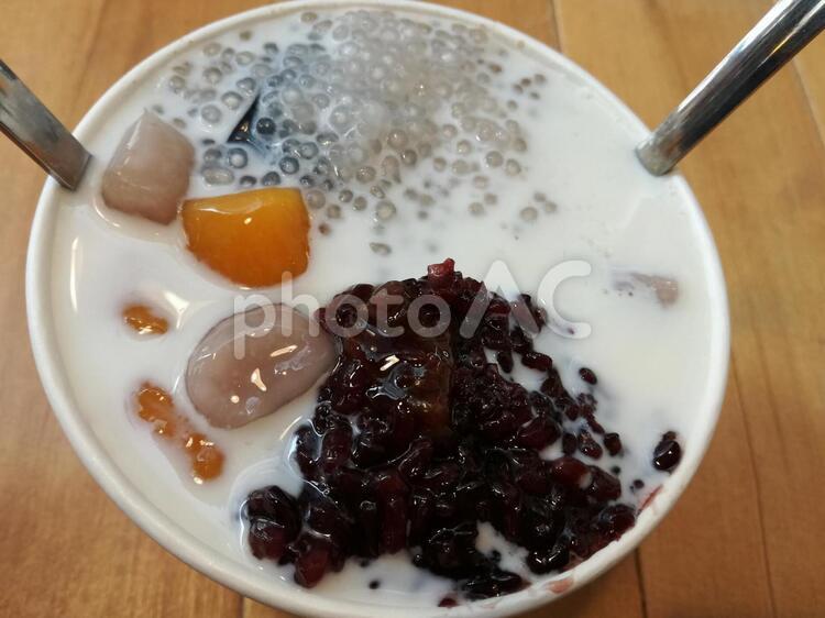 台南フード　仙草ゼリーとミルク　 グルメ,スイーツ,ミルクの写真素材