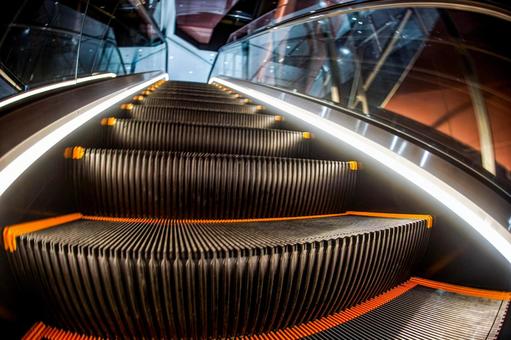 近未来のエスカレーター（ビジネス） エスカレーター,近未来,照明の写真素材