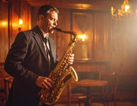 バリトンサックス　金管　楽器　音　ジャズの写真