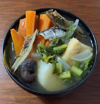 R7.10.28　長芋など具沢山みそ汁　 具沢山みそ汁,具だくさんみそ汁,長芋の写真素材