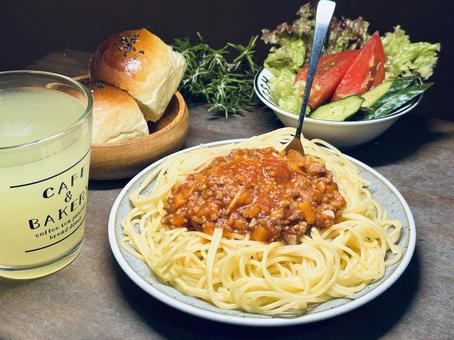 ミートソーススパゲッティ ミートソーススパゲッティ ミートソース,ランチ,休日の写真素材