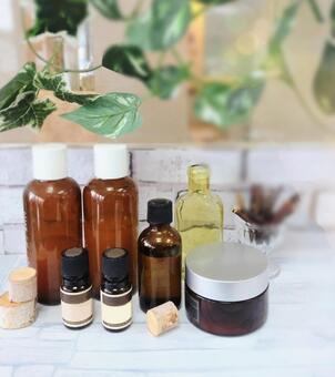 アロマサロン仕様のコスメと精油 縦長 アロマ,アロマオイル,コスメの写真素材
