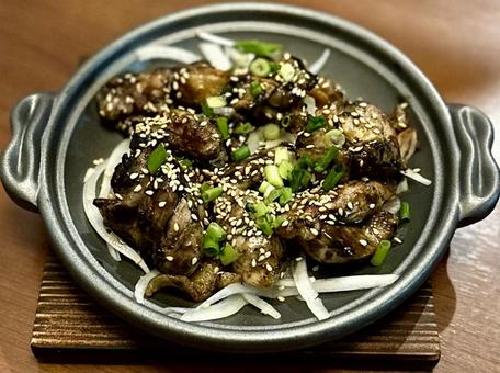 鶏もも鉄板焼き 鶏もも鉄板焼き,焼鳥,鉄板料理の写真素材