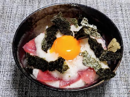 まぐろの山かけ丼　②の写真