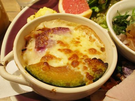 パンプキングラタン(かぼちゃのグラタン) パンプキングラタン(かぼちゃのグラタン)の写真