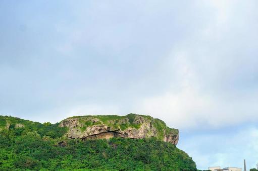 沖縄・与那国島の県指定名勝ティンダバナ 沖縄・与那国島の県指定名勝ティンダバナ 与那国島,祖納,名勝の写真素材
