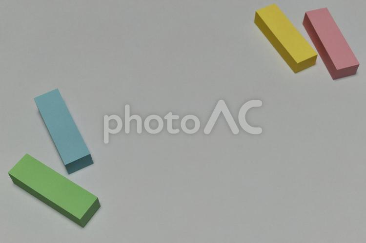 4色の付箋 付箋,カラフル,パステルカラーの写真素材