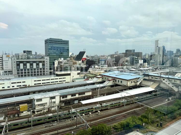 高台からの上野の街並み　曇り空 上野,東京,曇り空の写真素材