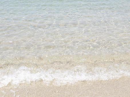 波打ち際の写真