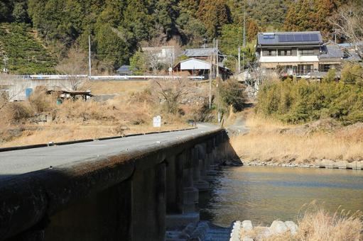 高知県越知町 片岡沈下橋 高知県越知町 片岡沈下橋 片岡沈下橋,沈下橋,橋の写真素材
