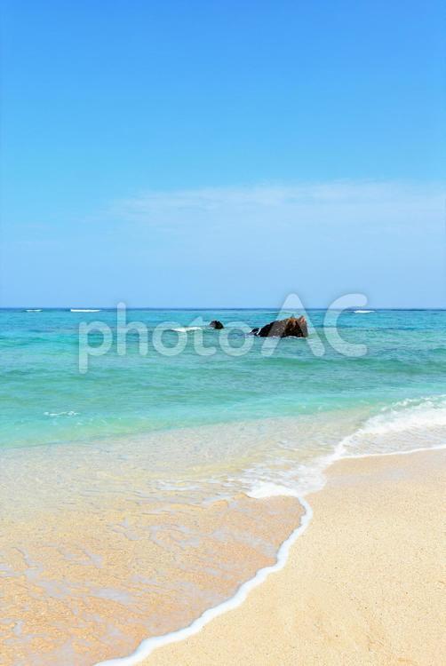 沖縄の美しい海 沖縄,海,波の写真素材