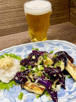 揚げ茄子とビール 茄子,ナス,揚げナスの写真素材