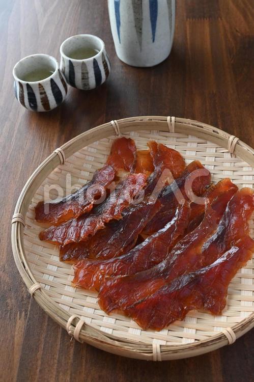 鮭とばと日本酒 鮭とば,とば,冬葉の写真素材