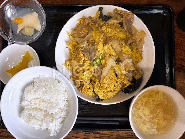 豚肉と卵炒め定食 豚肉と卵,定食,おいしいの写真素材