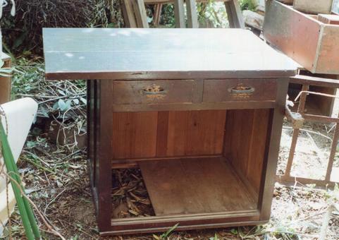昔使っていた片袖机 昔使っていた片袖机 袖机,テーブル,カウンターテーブルの写真素材