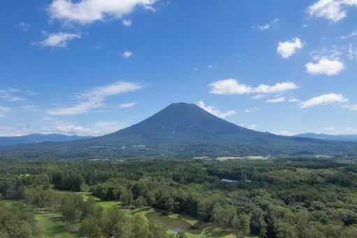 北海道ニセコから見る羊蹄山 北海道ニセコから見る羊蹄山の写真