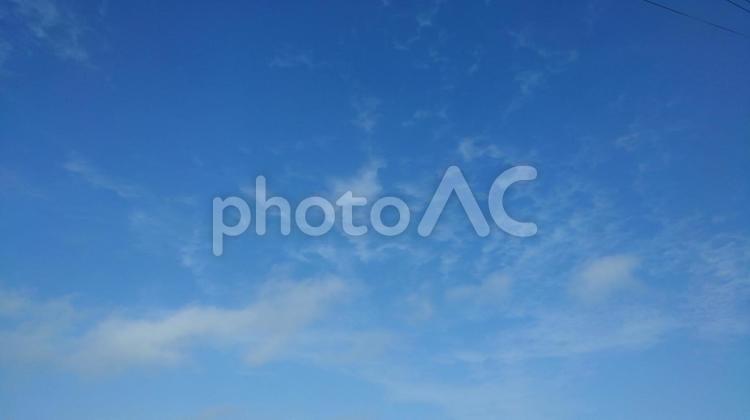 気持ちの良い青空と雲 空,雲,青の写真素材
