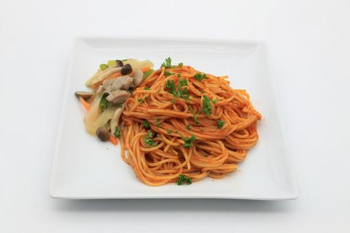 アラビアータに豚肉と大根煮を添えて パスタ,スパゲティ,アラビアータの写真素材