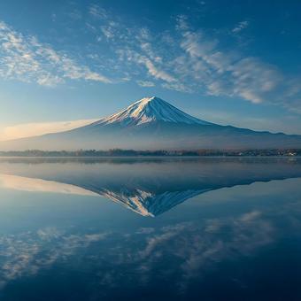 澄み渡る空と富士山 澄み渡る空と富士山の写真