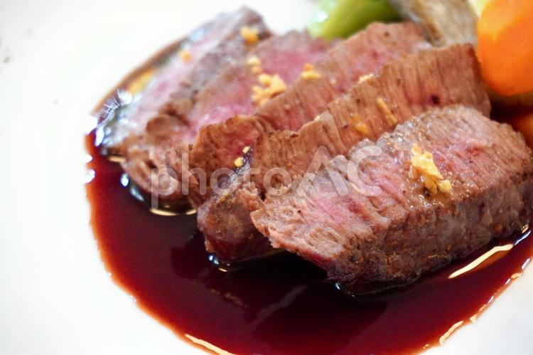 ビーフステーキ・牛肉・ディナーのメイン ステーキ,ビーフ,牛肉の写真素材