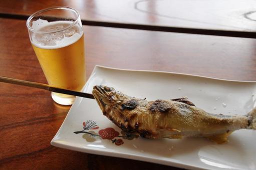 鮎の塩焼きとビール 鮎,魚,塩焼きの写真素材