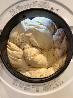 羽毛布団を乾燥機にかけた後 羽毛布団を乾燥機にかけた後の写真