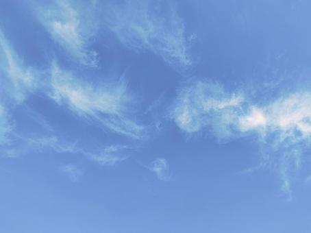 巻雲 4 背景 青空 巻雲 4 背景 青空 巻雲,10月,ふわふわの写真素材
