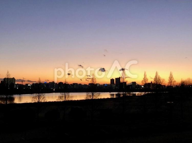 夕日　夕焼け 日本の風景,日本,街並みの写真素材
