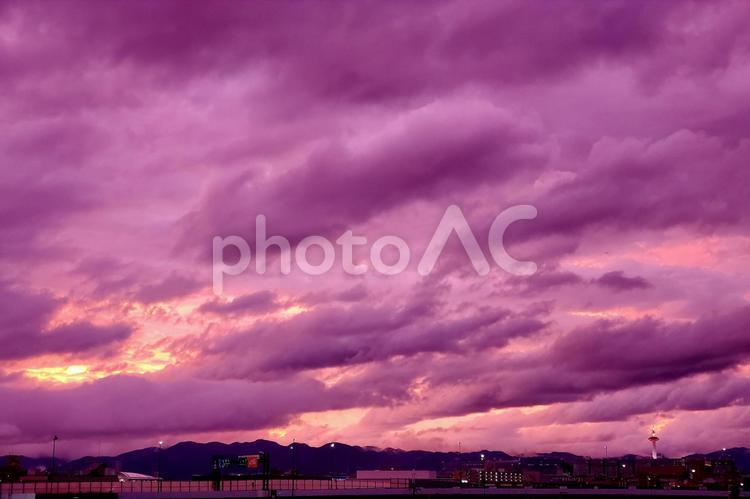 夕立後のマジックアワー 夕空,マジックアワー,雨上がりの写真素材