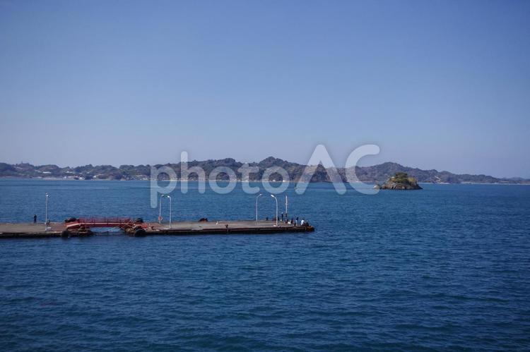 瀬戸内海に突き出す桟橋 桟橋,瀬戸内海,海の写真素材