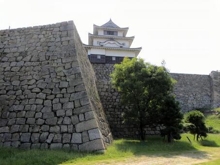 丸亀城 天守 石垣の造形美 丸亀城 天守 石垣の造形美 丸亀城,現存天守,高石垣の写真素材