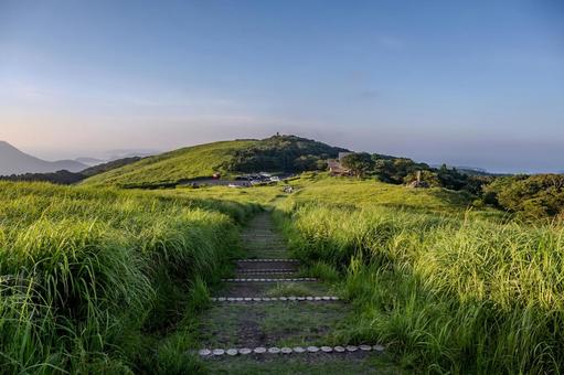 夏の川内峠 夏の川内峠 川内峠,景勝地,雄大の写真素材