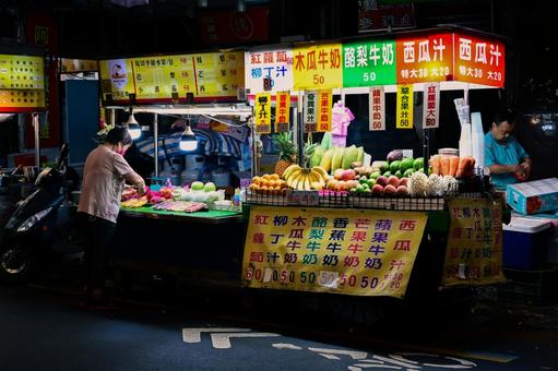 台湾・台北 艋舺夜市(広州街夜市) 台湾・台北 艋舺夜市(広州街夜市) 台湾,台北,艋舺夜市の写真素材