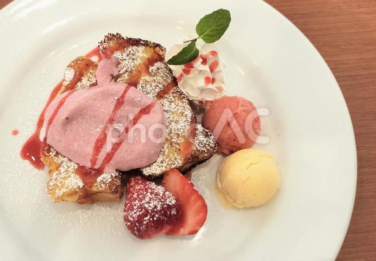 いちごのフレンチトースト イチゴ,いちご,苺の写真素材