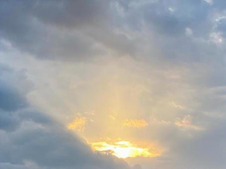 光に吸い込まれる 空,雲,日光の写真素材