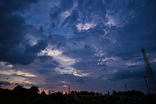 夕暮れ 2025/7/17 夕暮れ 2025/7/17 夕暮れ,夕方,夕景の写真素材