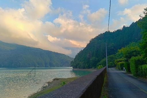 井川の夕暮れ 風景,井川,静岡の写真素材