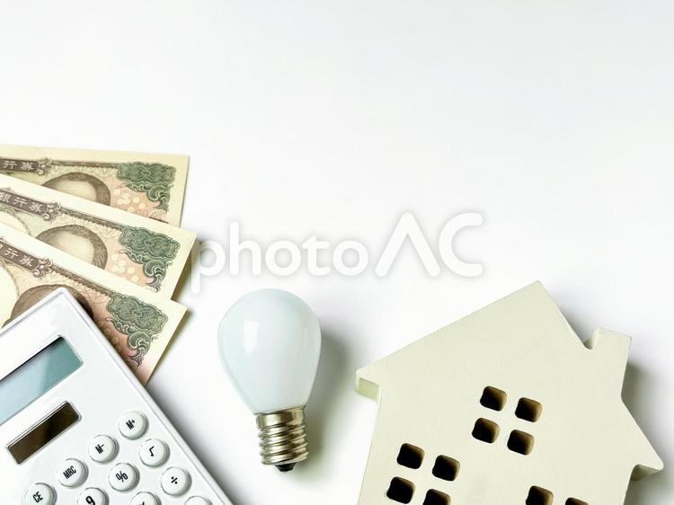 家の模型_電球_電卓_お金_1 家,マイホーム,住宅の写真素材