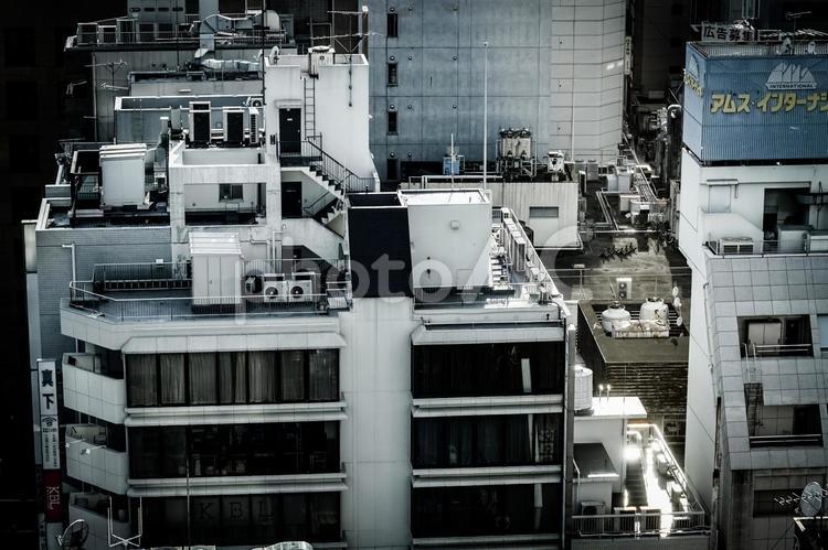 ビルの屋上風景 ビル,屋上,冷却塔の写真素材