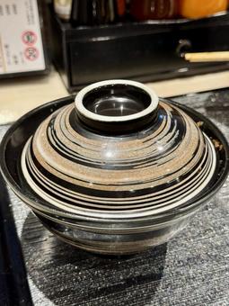 カツ丼の器　蓋をしたお椀 お椀,食後,蓋の写真素材