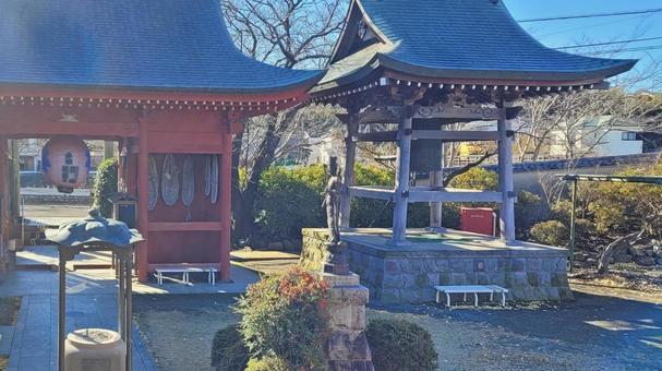 坂東33観音 07番 光明寺 山門と鐘楼 坂東33観音 07番 光明寺 山門と鐘楼の写真