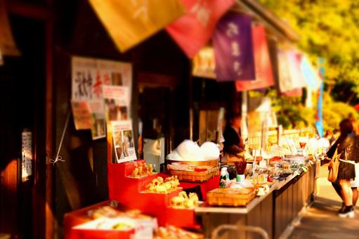 屋台の賑わい(深大寺) 屋台の賑わい(深大寺) 屋台,深大寺,賑わいの写真素材